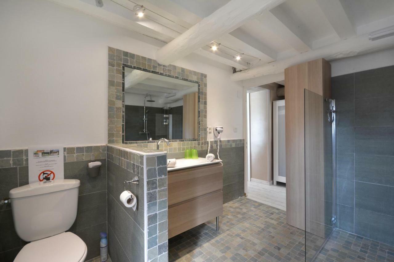 Studio with Spa Bath,1117605648:JPEG